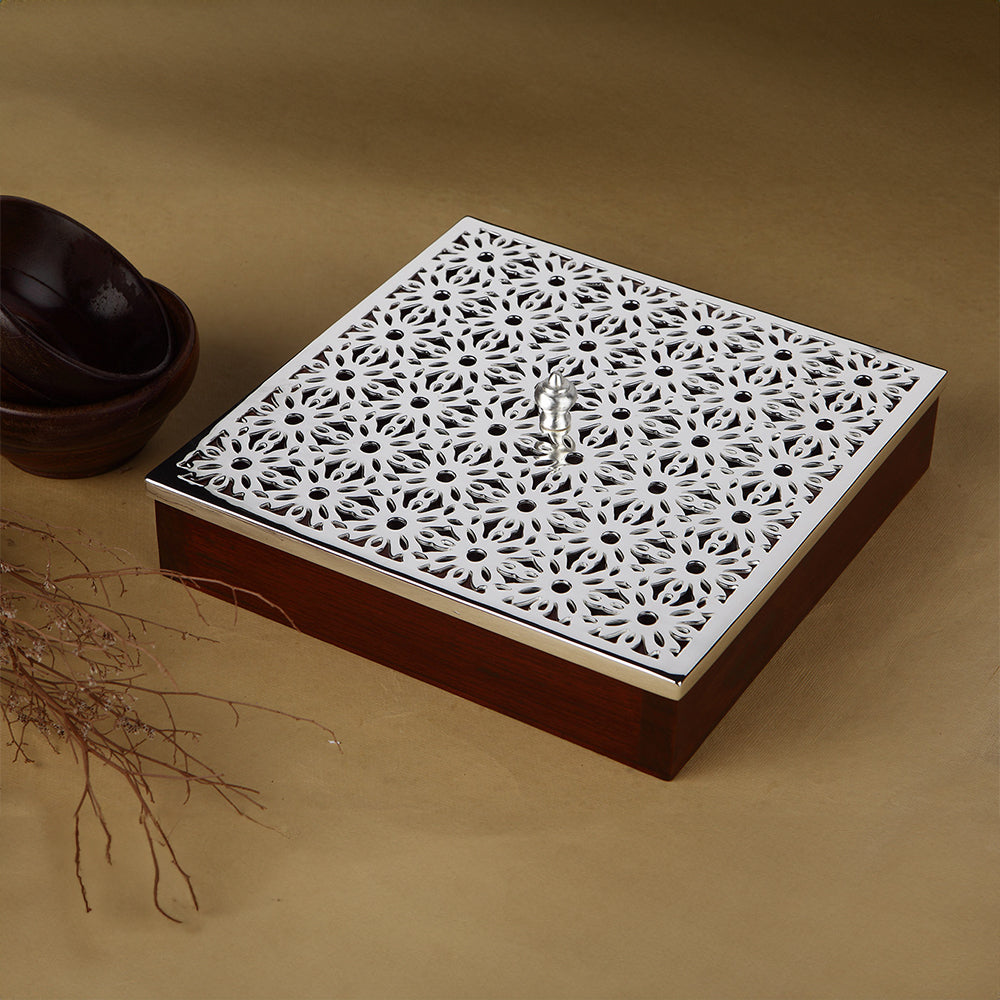 Completely handcrafted wooden box with lid made in brass, silver plated ...