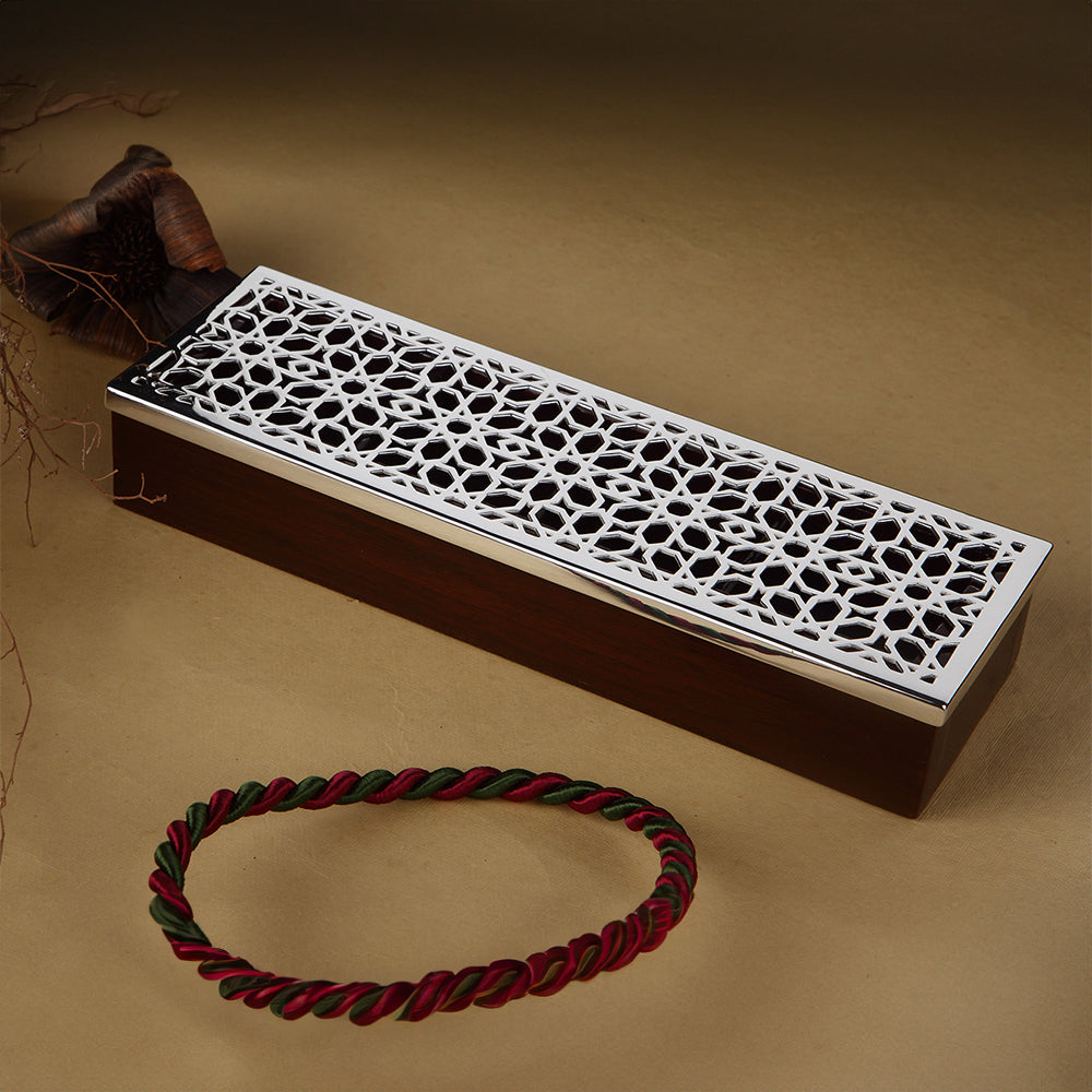 Completely handcrafted wooden box with lid made in brass, silver plated ...