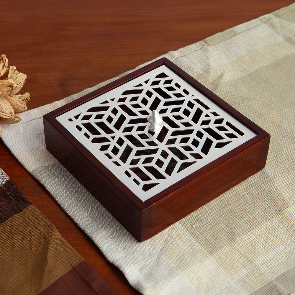 Completely handcrafted wooden box with lid made in brass, silver plated ...