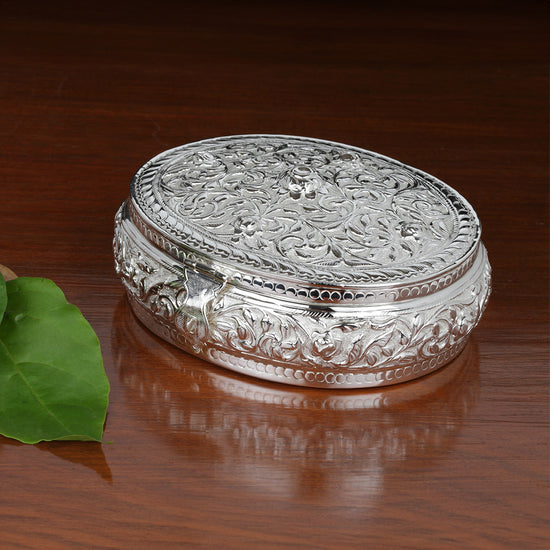 Completely handcrafted, made in brass, silver plated and lacquered