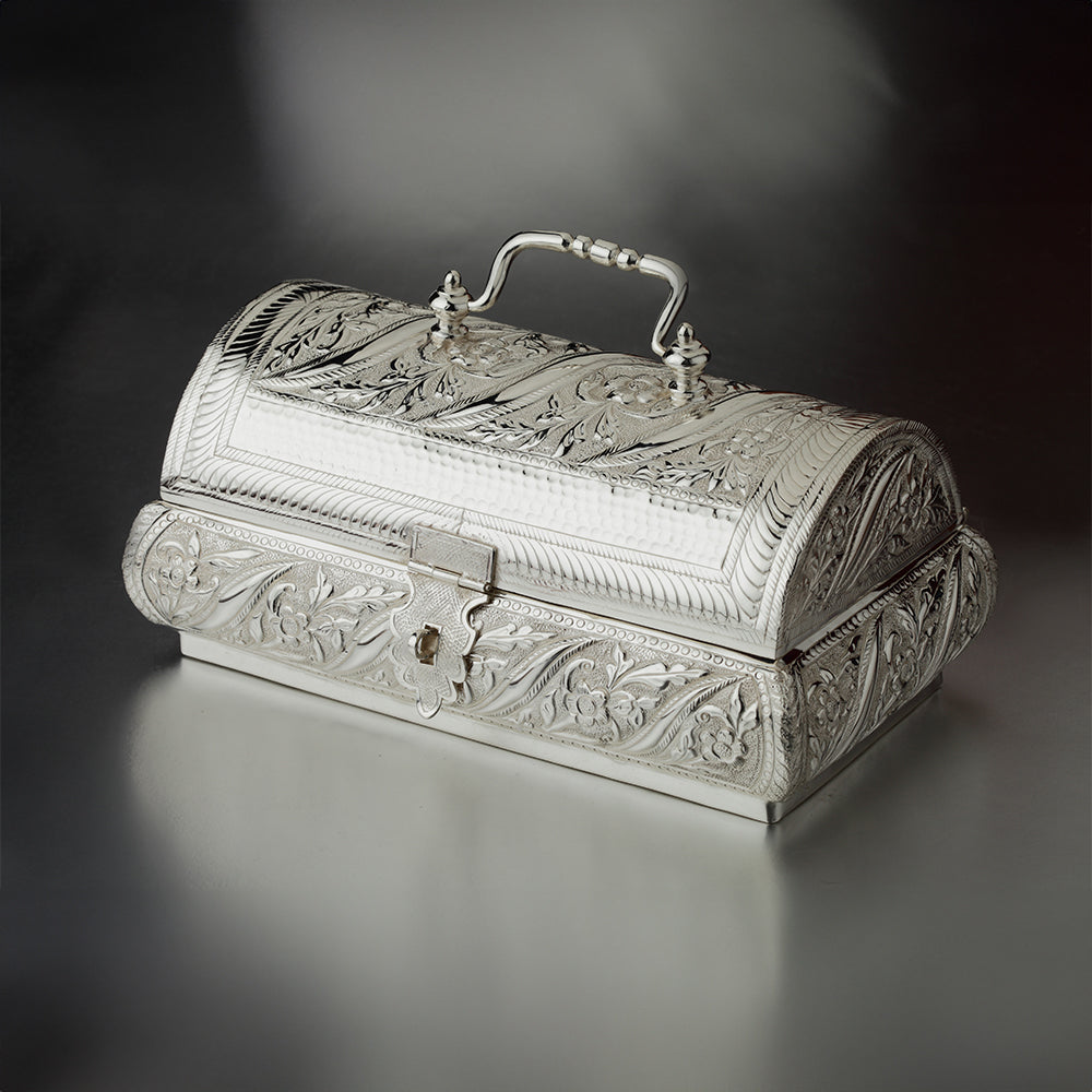 Completely handcrafted, made in brass, silver plated and lacquered ...