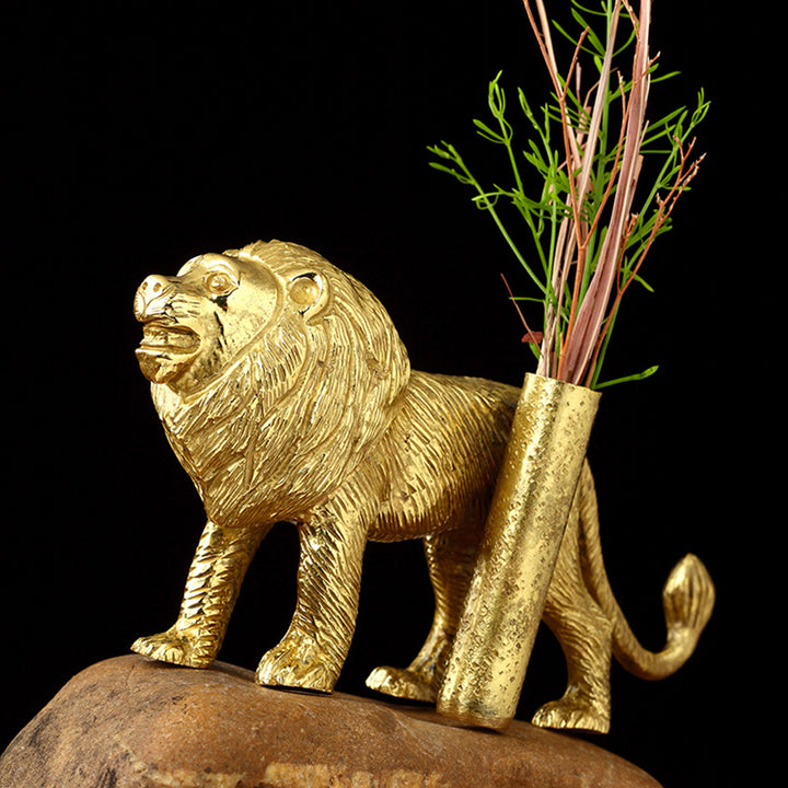 LION VASE