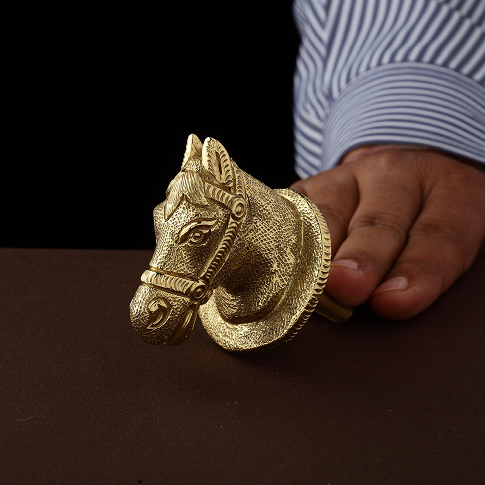 HORSE KNOBS